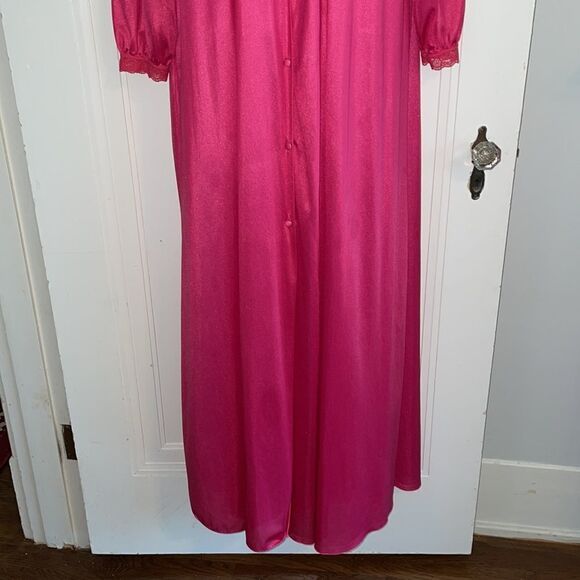 Vtg 70s Formfit Rogers fuchsia pink nylon nightgown & robe set - Picture 3 of 12